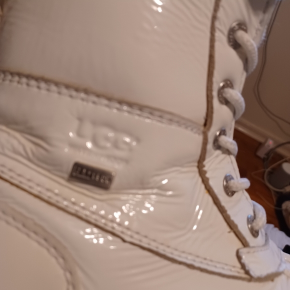 UGGS ADIRONDACK - Picture 5 of 16